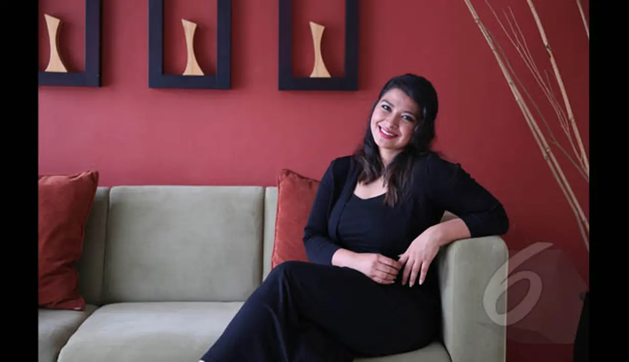 Fanny Lara Ambadar saat disambangi tim Liputan6.com di rumahnya di The Garden Family Guest House, Ciawi, Bogor.  Foto diambil pada 19 Januari 2015. (Liputan6.com/Herman Zakharia)