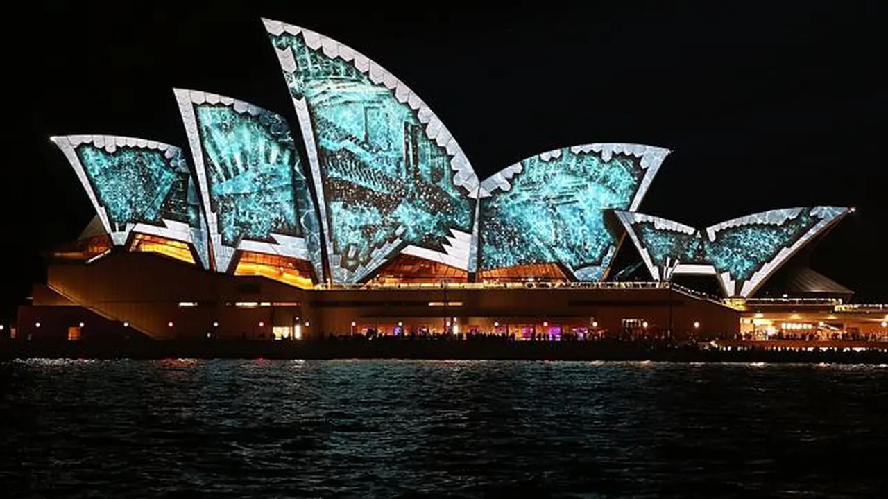 20151113-Sydney Opera House-Teror Paris-Teror Prancis-Australia