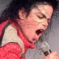 Kisah lengkap mengenai Michael Jackson, The King of Pop yang melegenda dengan gerakan moonwalk nya. 