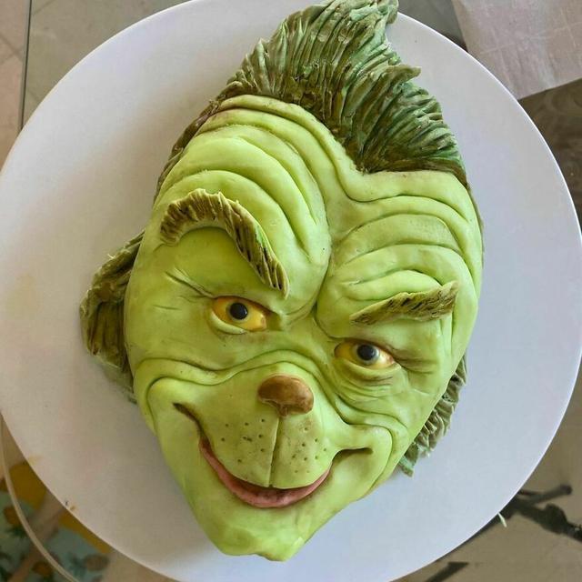 10 Potret Kue Bentuk Karakter Terkenal Bikin Nggak Tega Makan