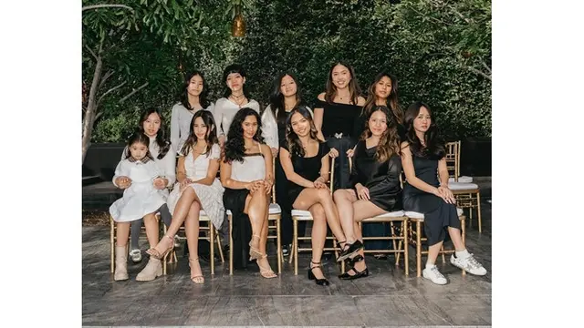 6 Potret Mikhayla di Pemotretan Bareng Generasi Bakrie, Jadi Penerus Old Money