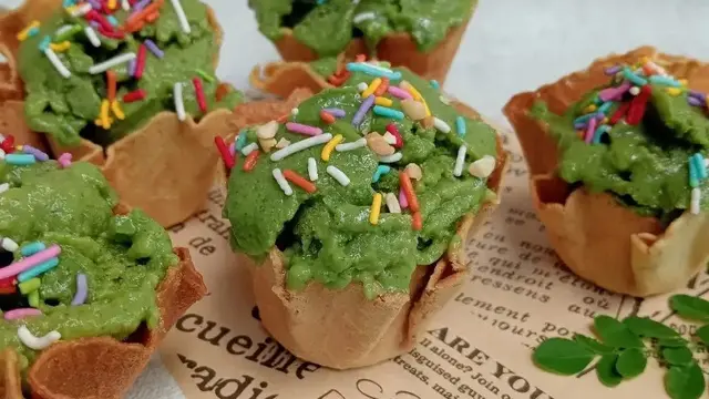 Es Krim Daun Kelor