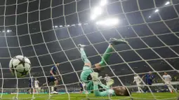Mehdi Taremi sukses mencetak gol pertamanya untuk Inter Milan dan memberikan dua assist dalam kemenangan 4-0 atas Red Star Belgrade. (AP Photo/Luca Bruno)