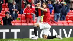 Edinson Cavani. Striker 34 tahun ini musim lalu mengoleksi 10 gol bagi Manchester United hanya dalam 26 laga yang sebagian besar dimulai dari bangku cadangan. Jika lebih dipercaya sebagai starter dan dengan adanya Jadon Sancho, jumlah golnya diprediksi akan melambung. (Foto: AFP/Pool/Phil Noble)