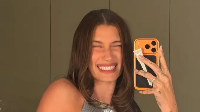 Hailey Bieber Rayakan Ulang Tahun ke-29 dengan glamor. [@haileybieber]