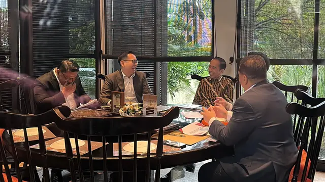Jokowi Temui Tim Kuasa Hukum di Menteng, Bahas Pelaporan Pencemaran Nama Baik