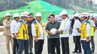 Presiden Jokowi melakukan groundbreaking sejumlah infrastruktur di IKN Nusantara, seperti bandara VVIP, rumah sakit, hingga sekolah. (Foto: Sekretariat Presiden)