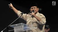 Calon Presiden nomor urut 02 Prabowo Subianto menyampaikan pidato politik saat HUT ke-20 KSPI di Jakarta, Rabu (6/2). Dalam acara ini Prabowo Subianto berkesempatan untuk menyampaikan pidato politik di hadapan ratusan buruh. (Merdeka.com/Iqbal S. Nugroho)