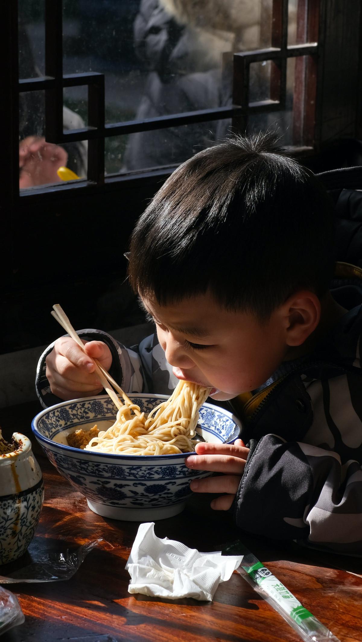 5. Hindari Kesalahan Umum Saat Memakan Ramen