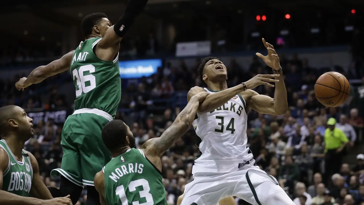 Aksi Giannis Antetokounmpo