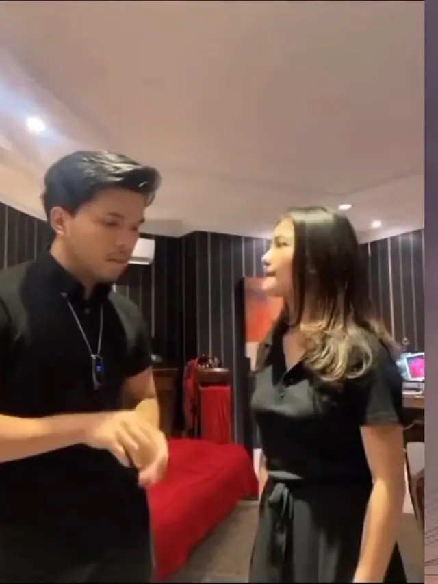 Potret Chandrika Chika bersama Thariq Halilintar. (Tiktok.com/@qoryajalah)