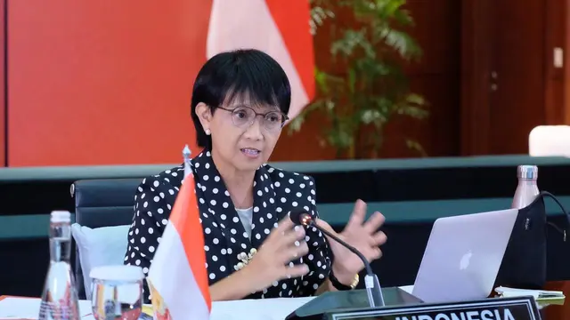 Menlu Retno dalam acara press briefing bersama awak media pada Jumat (4/9/2020).