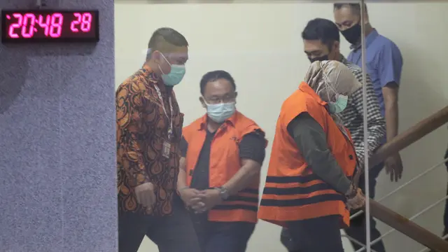 KPK Tahan Bupati dan Kepala BPBD Kolaka Timur