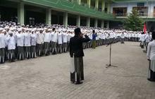 Upacara ala pondok pesantren di Kediri, 6 ribu santri memakai sarung