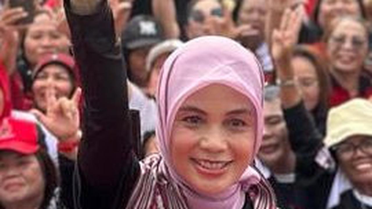 Atikoh Ganjar Hujan-hujanan di Manado: Kalau Ibu dan Bapak Berjuang, Saya Juga Harus Berjuang