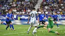 Peraih tujuh Ballon d'Or, Lionel Messi, memborong semua gol pada laga tersebut. (AP/Alvaro Barrientos)