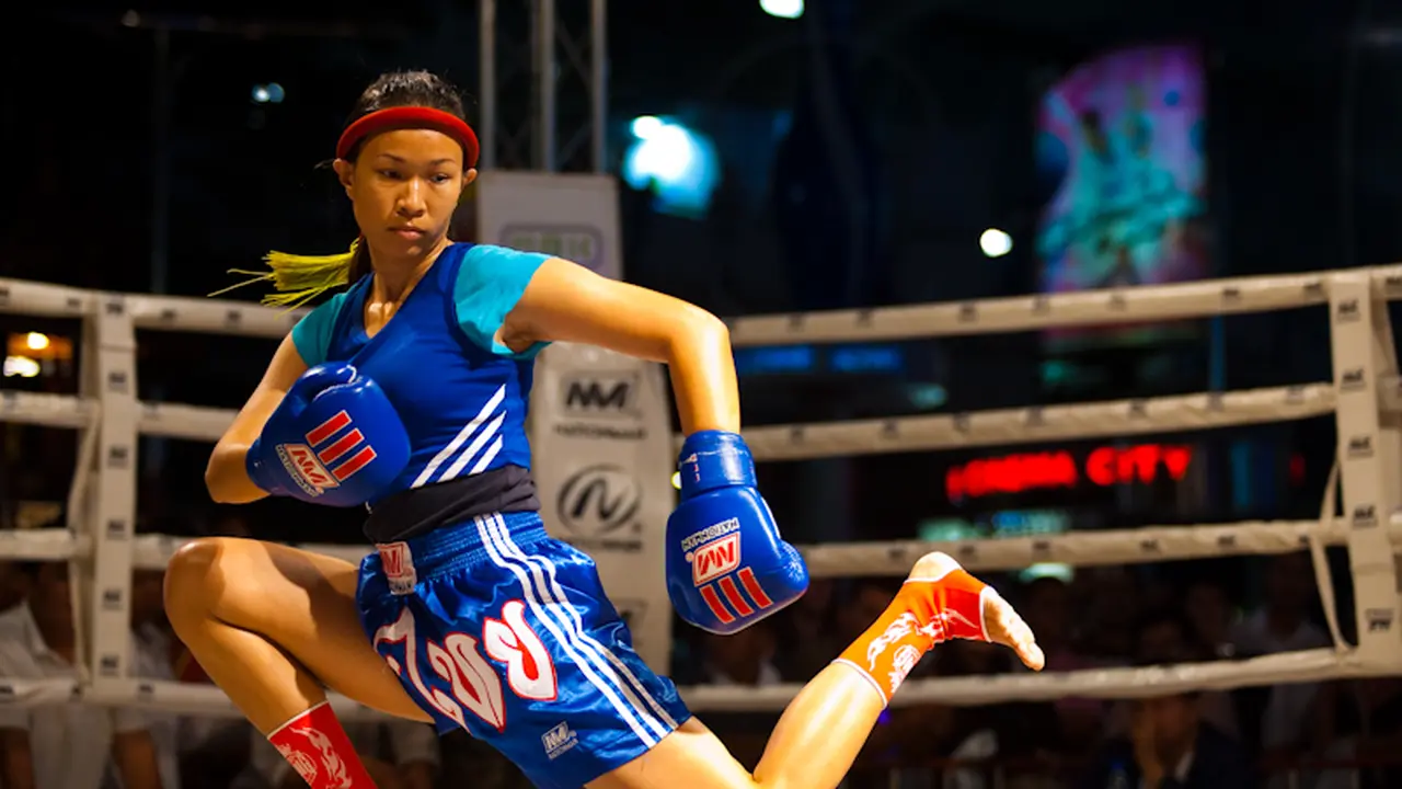 Atlet Muay Thai Nyamar Jadi Pendatang Baru, Hasil Akhirnya KEREN!