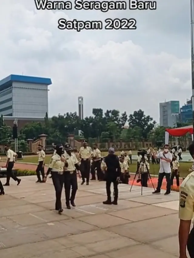 5 Potret Seragam Baru Satpam yang Diresmikan Hari Ini, Tampil dengan Warna Krem