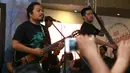 Payung Teduh baru saja mengeluarkan album ketiganya berjudul Ruang Tunggu. Sebelumnya, grup ini telah merilis album Payung Teduh dan dua tahun kemudian merilis Dunia Batas. (Nurwahyunan/Bintang.com)