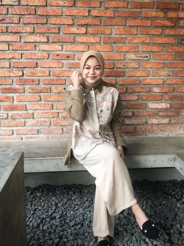 5 Potret dan Kabar Terbaru Diva Nadia, Dulu Pernah Tenar Karena Film 'Di Sini Ada Setan'