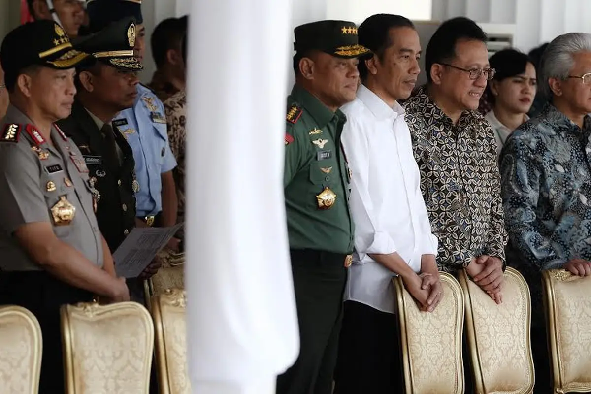 Jokowi meninjau gladi bersih upacara HUT ke-71 R