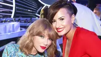 Demi Lovato dan Taylor Swift Kibarkan Bendera Perang