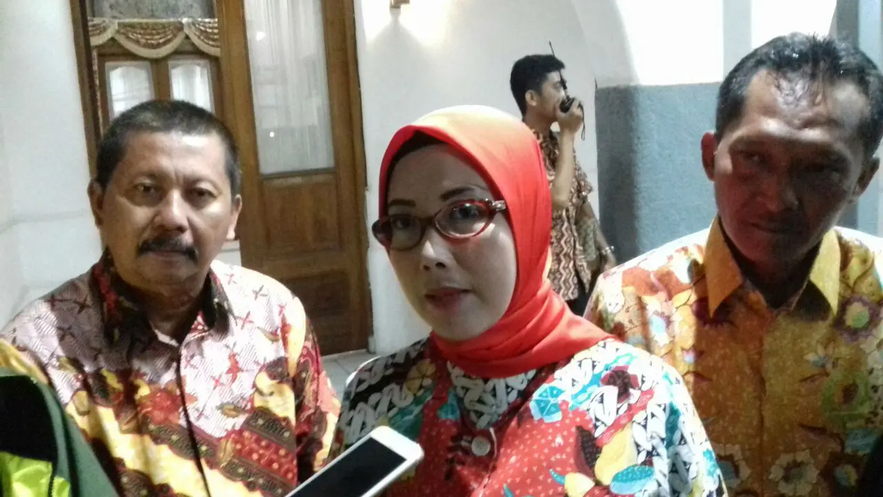 Tembok Sarang Walet Runtuh, Pemkab Cirebon Tetapkan Status KLB
