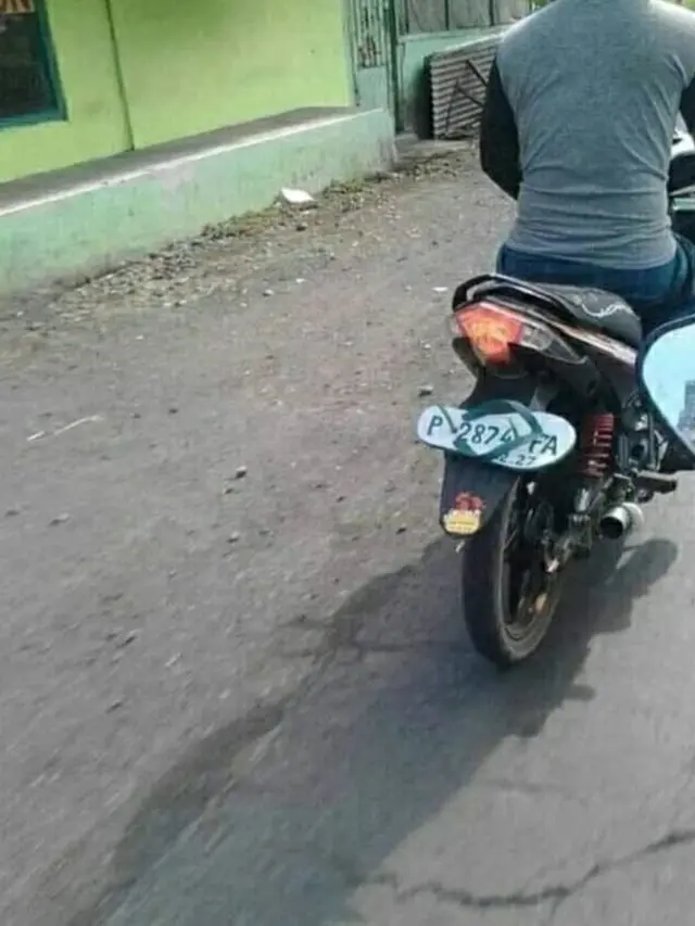 6 Benda Tak Biasa yang Dipasang di Motor, Kelewat Nyeleneh