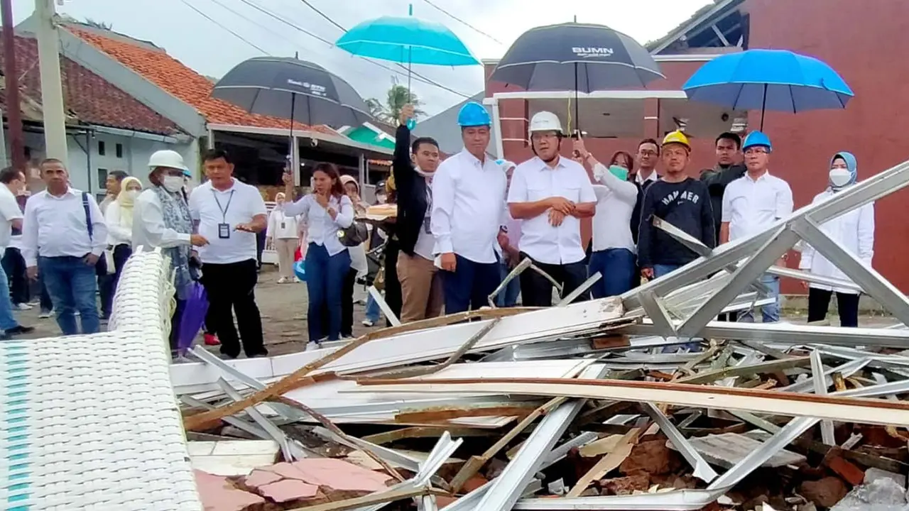 Direksi, Istri dan Karyawan Bank BTN Salurkan Bantuan Korban Gempa Cianjur
