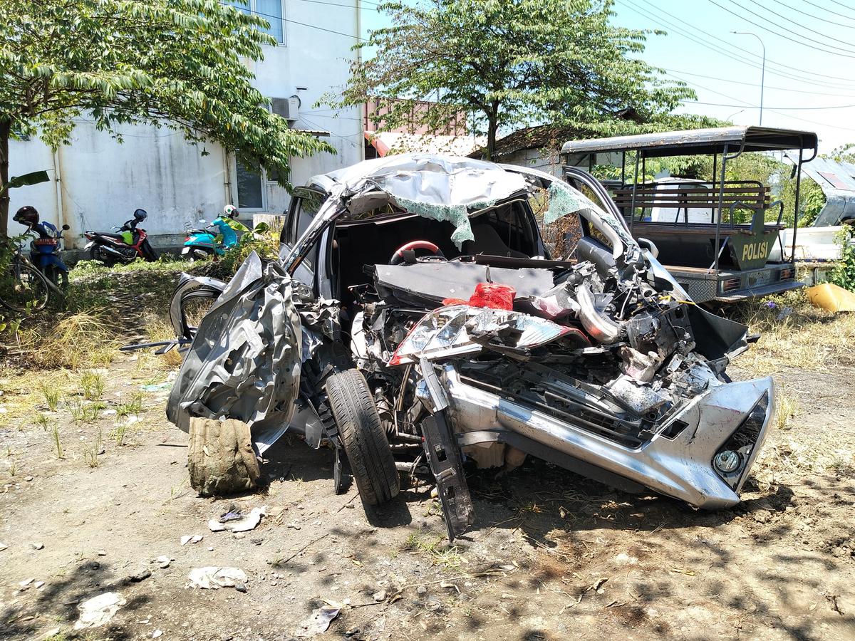 Kecelakaan Maut di Tol Tegal saat Arus Mudik, Calya Tabrak Bus Hingga Empat Orang Meninggal