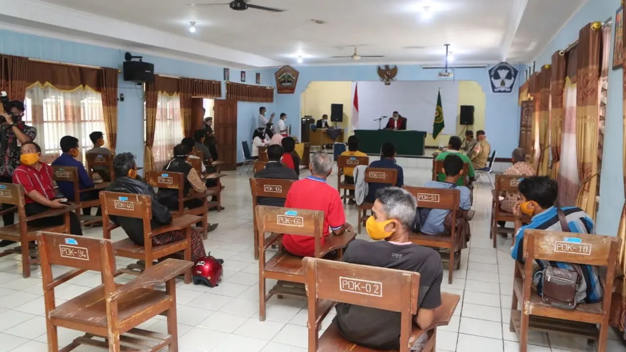 Ilustrasi - Sidang operasi yustisi pelanggaran protokol kesehatan di Cilacap. (fFoto: Liputan6.com/Polres Cilacap)