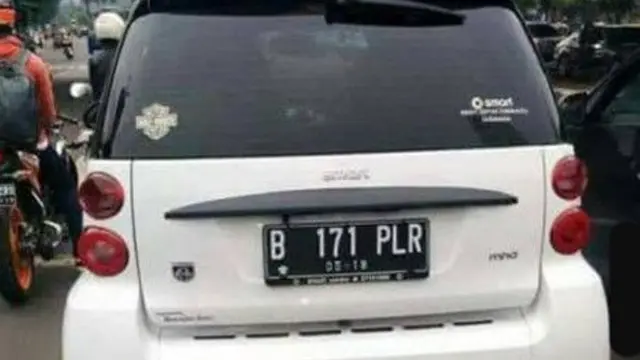 7 Potret Pelat Nomor Kendaraan Nyeleneh, Bikin Senyum Saat Bacanya