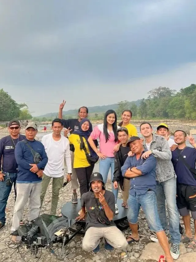 Kembali Main Sinetron, Ini 6 Potret Titi Kamal di Lokasi Syuting Satu Cinta Dua Hati