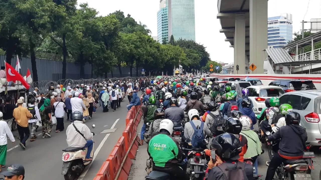 Tuntutan Massa Aksi Bela Islam India di Depan Gedung Kedubes India