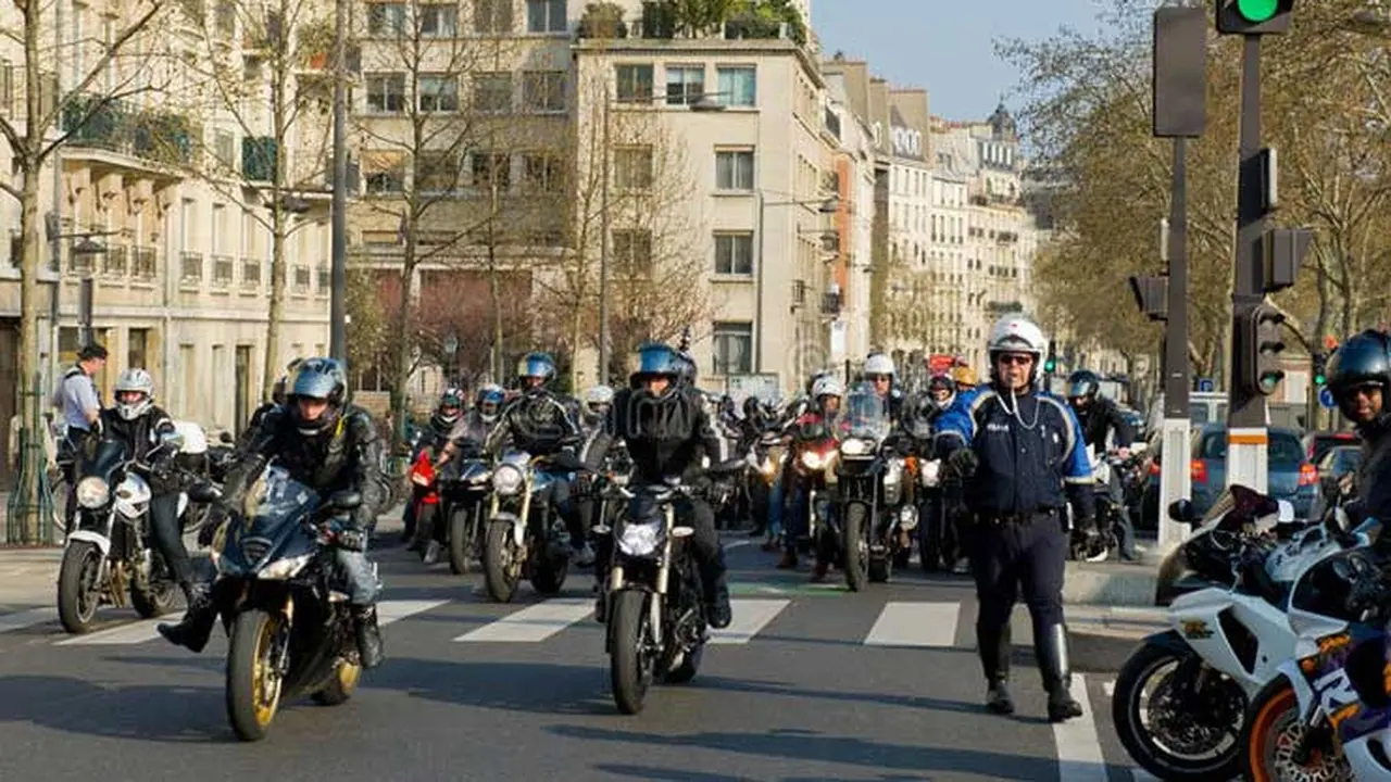 Paris akan berlakukan batas kecepatan untuk pemotor
