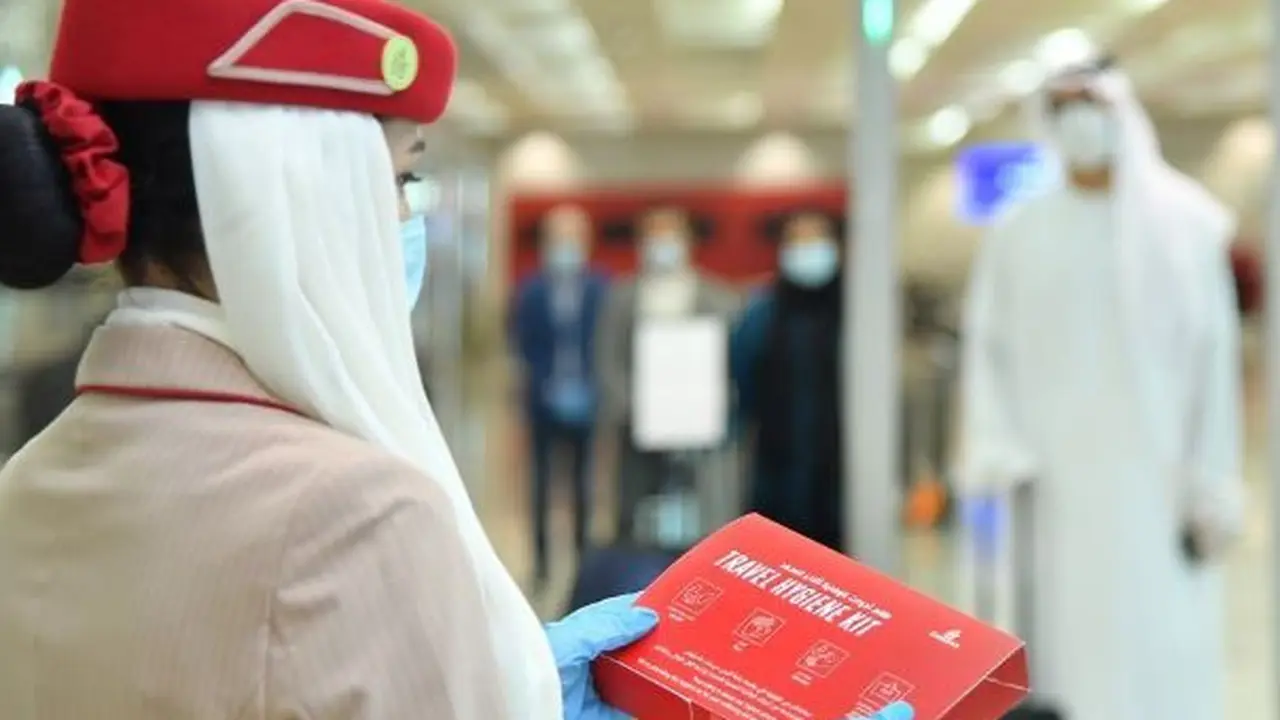 Emirates Luncurkan Perlengkapan Kebersihan bagi Para Penumpang, Ada Masker di Dalamnya