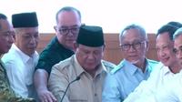 Prabowo Subianto berbareng jejeran kabinet dan sejumlah pejabat meresmikan operasional 1.061 Koperasi Desa/Kelurahan Merah Putih (KDKMP) di Kabupaten Nganjuk. (Dok. Istimewa)