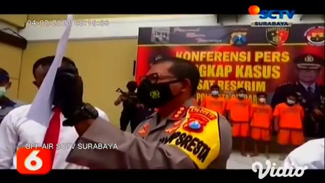 Polresta Sidoarjo berhasil menangkap delapan pemuda, anggota sebuah perguruan silat, dua di antaranya masih anak di bawah umur. Polisi menangkap, lantaran mengeroyok sepasang kekasih di Sidoarjo, Jawa Timur, pada (31/1) lalu.