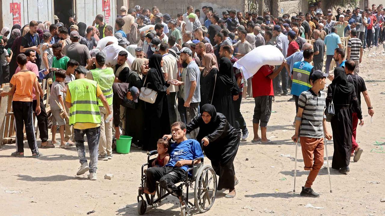FOTO: Sekarung Tepung Harapan di Tengah Krisis Pangan  di Gaza yang Makin Parah