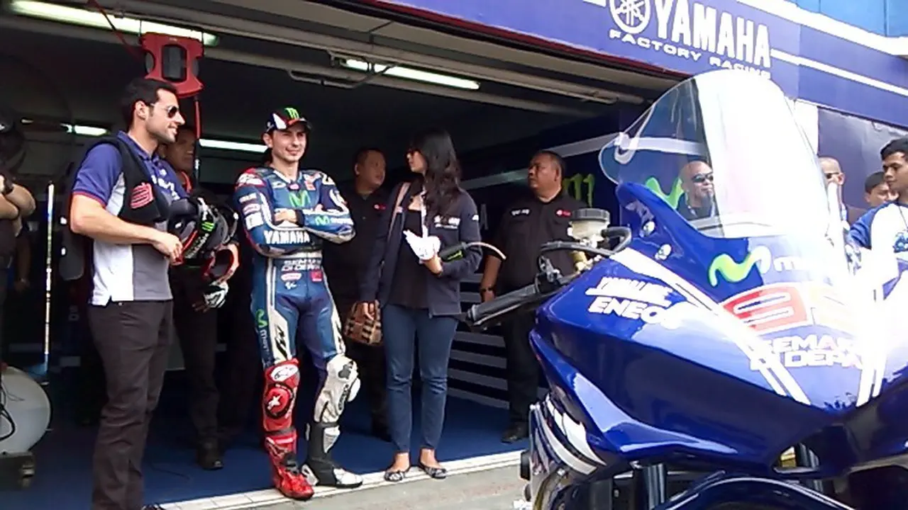 Pembalap Yamaha Jorge Lorenzo