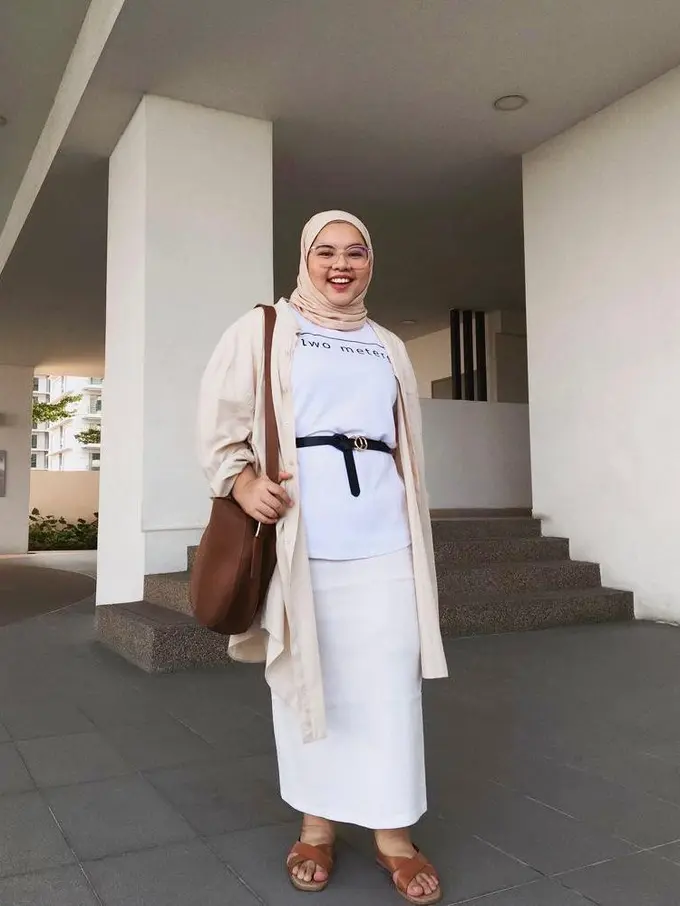 5 Tips Fashion Hijab untuk Tubuh Berisi, Bikin Lebih Percaya Diri dan Stylish