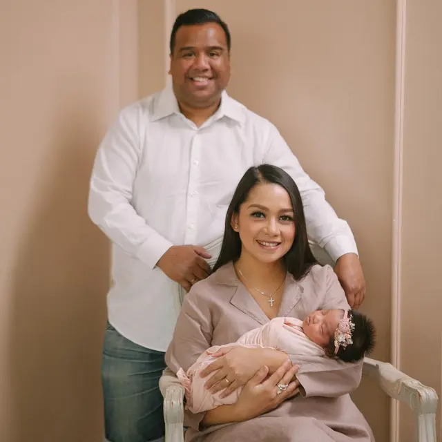 Pasangan bahagia ini sudah dianugerahi seorang putri bernama Victoria Feith Manuputty.