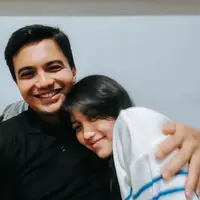 Sahrul Gunawan memiliki putri cantik yang sudah beranjak remaja. Raihana Zemma Gunawan anak kedua Sahrul dari pernikahannya dengan Indri kerap mencuri perhatian. Yang terbaru, Raihana mengikuti ajang Pemilihan Puteri Remaja DKI Jakarta 2023. [Instagram/sahrulgunawanofficial]