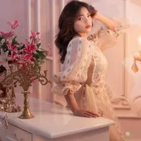 Berpose bak model profesional, Fuji Utami tampil menaan dalam balutan dress berlengan puff terumpet [@fuji_an]