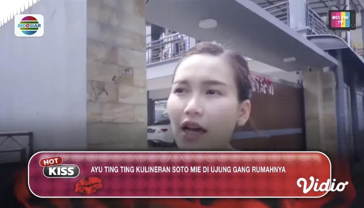 Menikmati Soto Mie di Ujung Gang Rumahnya