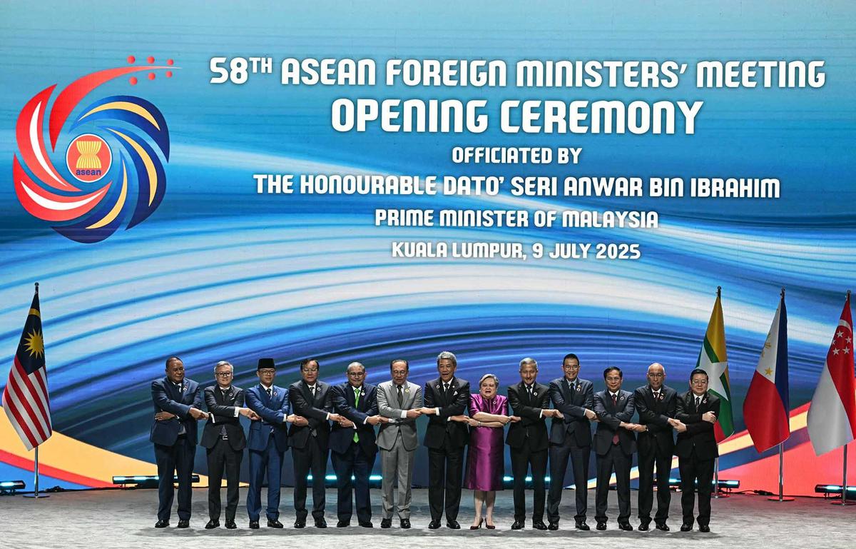 FOTO: Menlu Sugiono Hadiri Pertemuan Menlu ASEAN ke-58: Tegaskan Komitmen untuk ASEAN yang Inklusif dan Tangguh