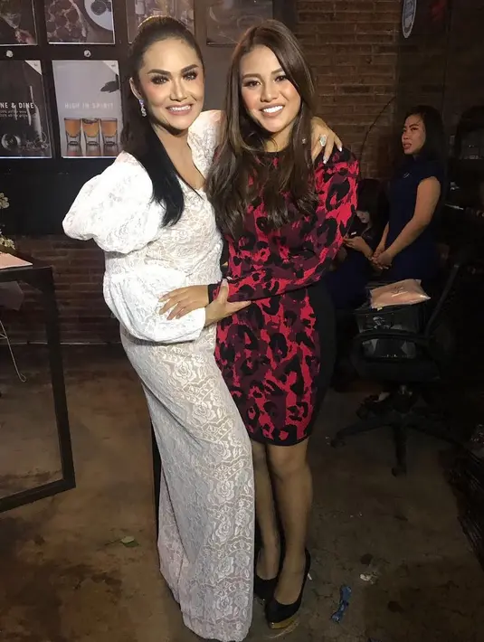 (Instagram/aurelie.hermansyah)