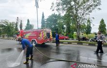 Tahukah Anda? BPBD Aceh Barat Sigap Lakukan Pembersihan Tumpahan Solar di Jalan, Cegah Kecelakaan Beruntun