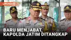 Belum selesai pengusutan tragedi Kanjuruhan, Polda Jawa Timur diterpa isu tak sedap. Kapolda Jatim Irjen Teddy Minahasa yang baru menjabat per 10 Oktober 2022 ditangkap. Teddy ditangkap Divpropam Polri dengan dugaan jual beli narkoba.