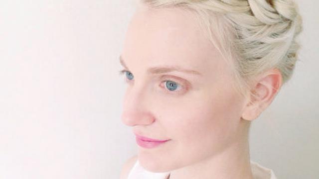 Eksperimen Gaya ke-5 Tuk Model Rambut Pendek